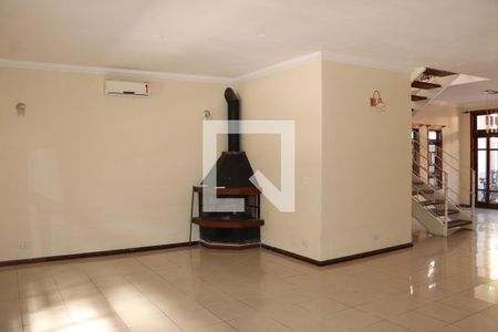 Casa de Condomínio para alugar com 4 quartos, 288m² em Chácara Roselândia - Cotia - Sp, Cotia