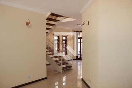 Casa de Condomínio para alugar com 4 quartos, 288m² em Chácara Roselândia - Cotia - Sp, Cotia