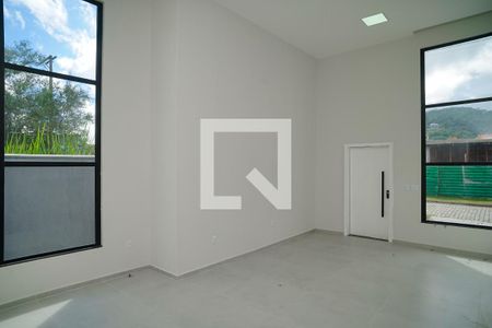 Sala de casa de condomínio para alugar com 4 quartos, 176m² em Ubatiba, Maricá