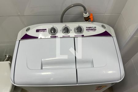 Banheiro de kitnet/studio para alugar com 1 quarto, 26m² em Boqueirão, Santos