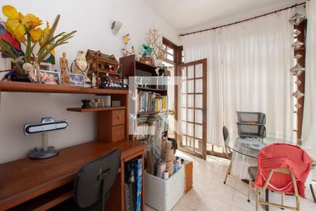 Casa à venda com 3 quartos, 183m² em Piratininga, Niterói