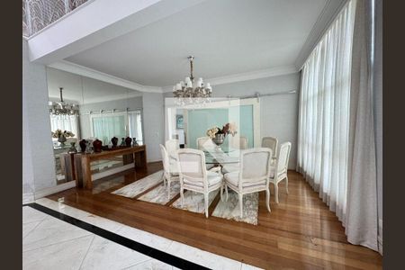 Casa para alugar com 4 quartos, 530m² em São Paulo II, Cotia