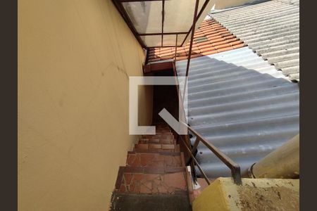 Escada  de casa à venda com 4 quartos, 120m² em Vila Liviero, São Paulo