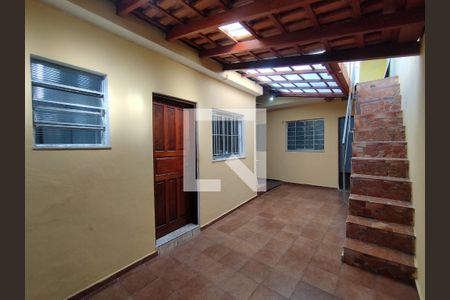 Quintal  de casa à venda com 4 quartos, 120m² em Vila Liviero, São Paulo