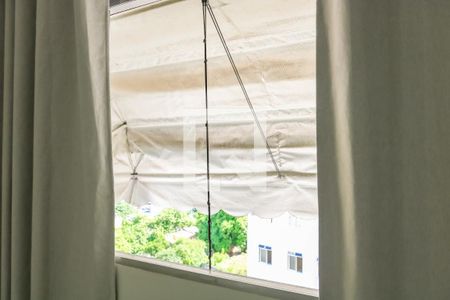 Sala de apartamento para alugar com 2 quartos, 47m² em Todos Os Santos, Rio de Janeiro