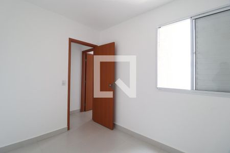 Quarto 1 de apartamento para alugar com 2 quartos, 59m² em Novo Mundo, Uberlândia