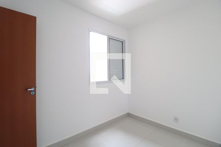 Quarto 1 de apartamento para alugar com 2 quartos, 59m² em Novo Mundo, Uberlândia