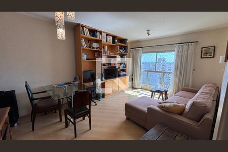 Sala de apartamento à venda com 2 quartos, 72m² em Pinheirinho, Santo André