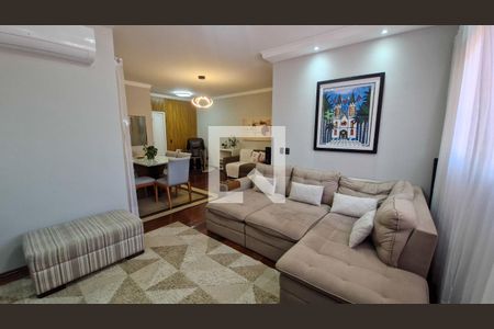 Sala de casa à venda com 3 quartos, 153m² em Vila Marari, São Paulo