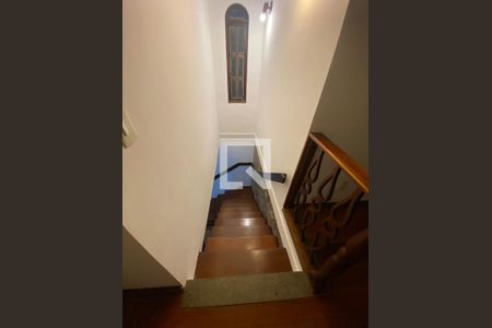 Escada de casa à venda com 5 quartos, 272m² em Piratininga, Niterói