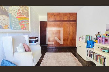 Casa à venda com 4 quartos, 200m² em Piratininga, Niterói