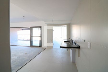 Cozinha de apartamento à venda com 3 quartos, 180m² em Jardim das Acacias, São Paulo