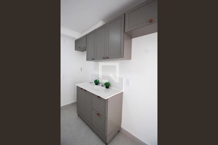 Sala / Cozinha / Área de Serviço de apartamento para alugar com 2 quartos, 36m² em Socorro, São Paulo