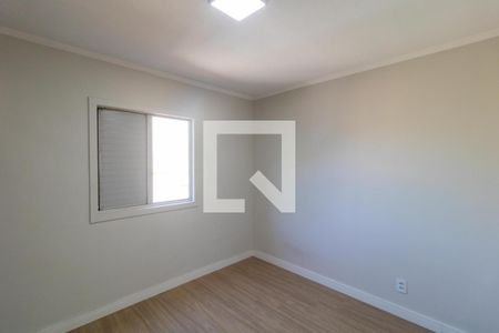 Quarto 01 de apartamento à venda com 2 quartos, 56m² em Vila Orozimbo Maia, Campinas