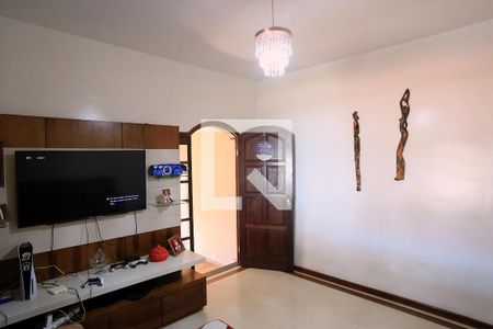 Sala de casa para alugar com 5 quartos, 195m² em São Geraldo, Belo Horizonte