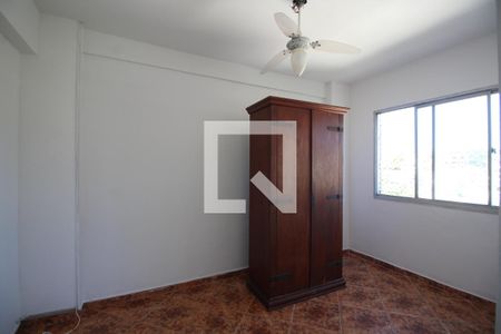 Quarto 1 de apartamento para alugar com 2 quartos, 57m² em Taquara, Rio de Janeiro