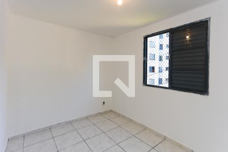 quarto 2 de apartamento para alugar com 2 quartos, 40m² em Jardim Mirna, Taboão da Serra