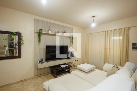 Sala de casa de condomínio para alugar com 4 quartos, 200m² em Parque Arco Iris, Taubaté