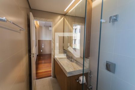 Banheiro da Suíte de apartamento à venda com 4 quartos, 118m² em Lourdes, Belo Horizonte