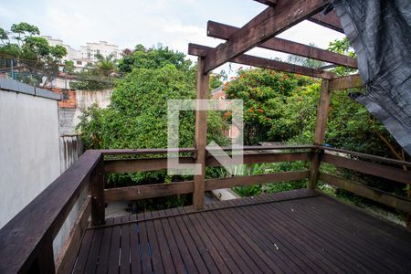 Varanda de casa à venda com 4 quartos, 250m² em Vila Tiradentes, São Paulo