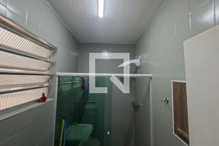 Banheiro de apartamento para alugar com 1 quarto, 40m² em Cidade Ocian, Praia Grande