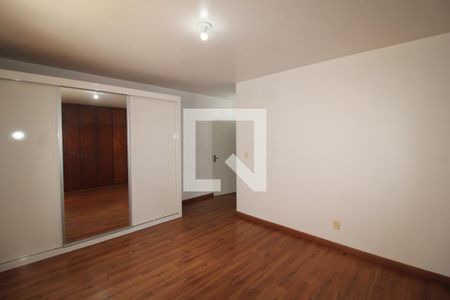 Quarto 1 de casa para alugar com 6 quartos, 293m² em Jardim São Paulo, São Paulo