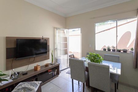 Sala de casa de condomínio à venda com 2 quartos, 56m² em Ressaca, Contagem