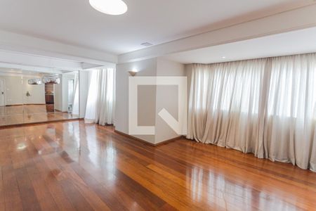 Apartamento para alugar com 4 quartos, 141m² em Centro, Belo Horizonte