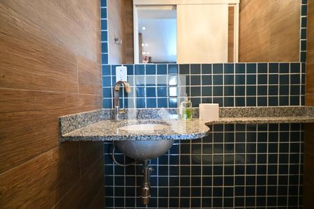 Lavabo de apartamento para alugar com 3 quartos, 206m² em Vila Sonia, São Paulo