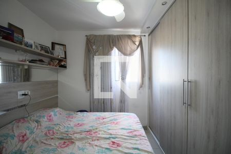Quarto 1 de apartamento para alugar com 2 quartos, 44m² em Jardim Suina, Taboão da Serra