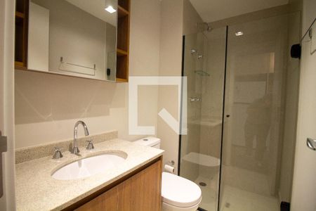 Banheiro de kitnet/studio para alugar com 1 quarto, 30m² em Campo Belo, São Paulo