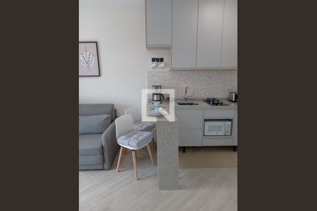 Sala de kitnet/studio para alugar com 1 quarto, 43m² em Paraíso, São Paulo