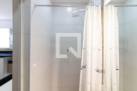 Banheiro de kitnet/studio para alugar com 1 quarto, 15m² em Perdizes, São Paulo