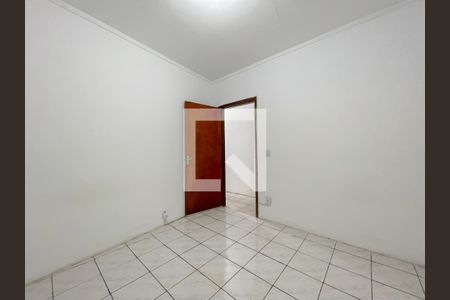 Quarto  de casa para alugar com 3 quartos, 177m² em Km 18, Osasco