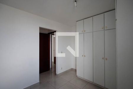 Suíte  de apartamento à venda com 3 quartos, 68m² em Parque Novo Mundo, São Paulo