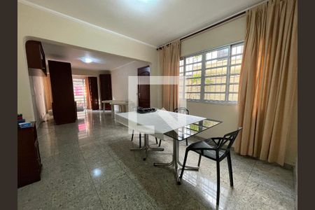 Sala de casa à venda com 3 quartos, 135m² em Vila Albano, São Paulo