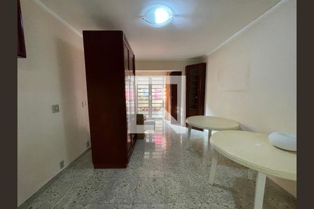 Sala de casa à venda com 3 quartos, 135m² em Vila Albano, São Paulo