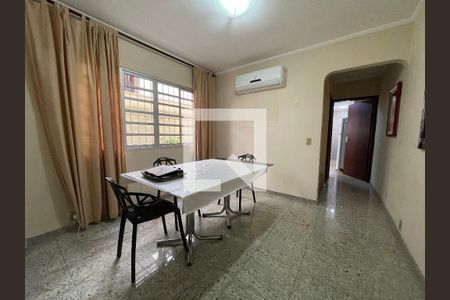 Sala de casa à venda com 3 quartos, 135m² em Vila Albano, São Paulo