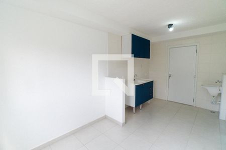 Sala/Cozinha de apartamento para alugar com 1 quarto, 26m² em Jardim Itacolomi, São Paulo