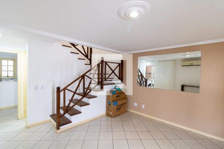 Sala de casa de condomínio para alugar com 3 quartos, 177m² em Ipanema, Porto Alegre