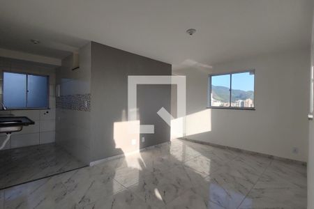 Sala/Cozinha de apartamento para alugar com 1 quarto, 32m² em Freguesia (jacarepaguá), Rio de Janeiro