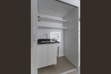Cozinha e Área de Serviço de kitnet/studio para alugar com 1 quarto, 47m² em Independência, Porto Alegre