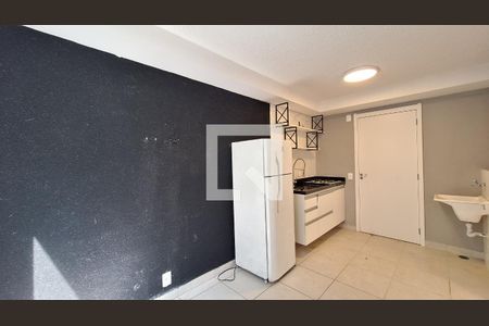 Sala/Cozinha/Área de serviço de apartamento para alugar com 1 quarto, 30m² em Parque Industrial Tomas Edson, São Paulo, São Paulo