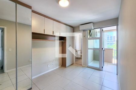 Suite de apartamento para alugar com 3 quartos, 155m² em Laranjeiras, Rio de Janeiro