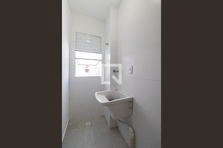 Sala/Cozinha/Área de Serviço de apartamento para alugar com 2 quartos, 30m² em Jardim Aricanduva, São Paulo