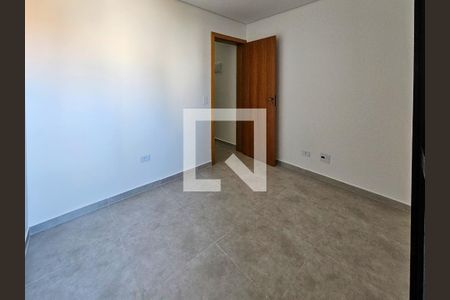 Suíte de casa à venda com 2 quartos, 120m² em Vila Scarpelli, Santo André