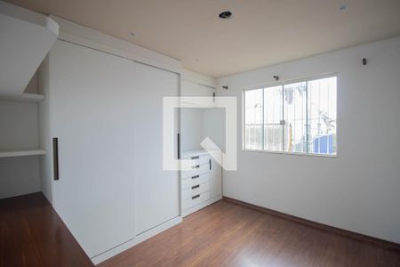 Quarto 1 de casa para alugar com 3 quartos, 120m² em Paraíso, São Gonçalo