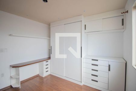 Quarto 1 de casa para alugar com 3 quartos, 120m² em Paraíso, São Gonçalo