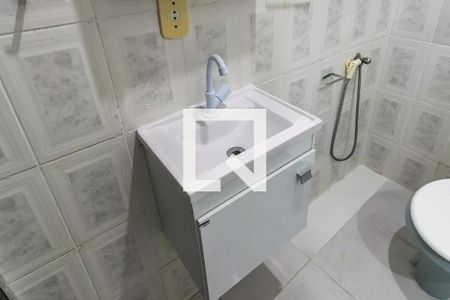 Banheiro de casa para alugar com 1 quarto, 50m² em Ramos, Rio de Janeiro