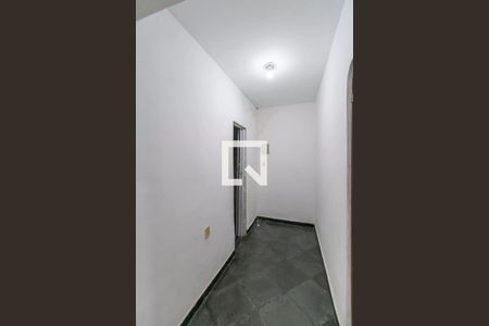 Corredor de casa para alugar com 1 quarto, 50m² em Ramos, Rio de Janeiro